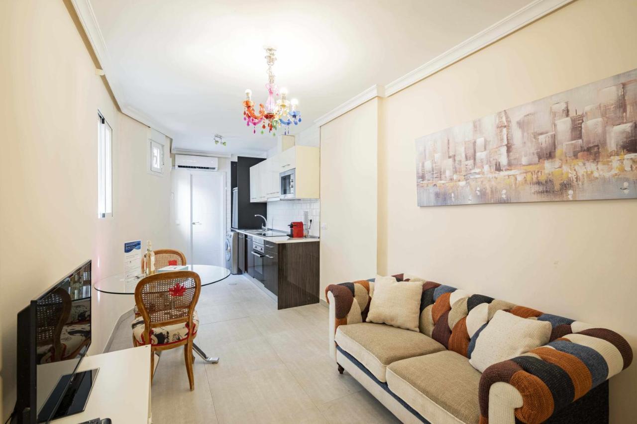 Cuidadosamente decorado apartamento junto al metro Madrid Exterior foto