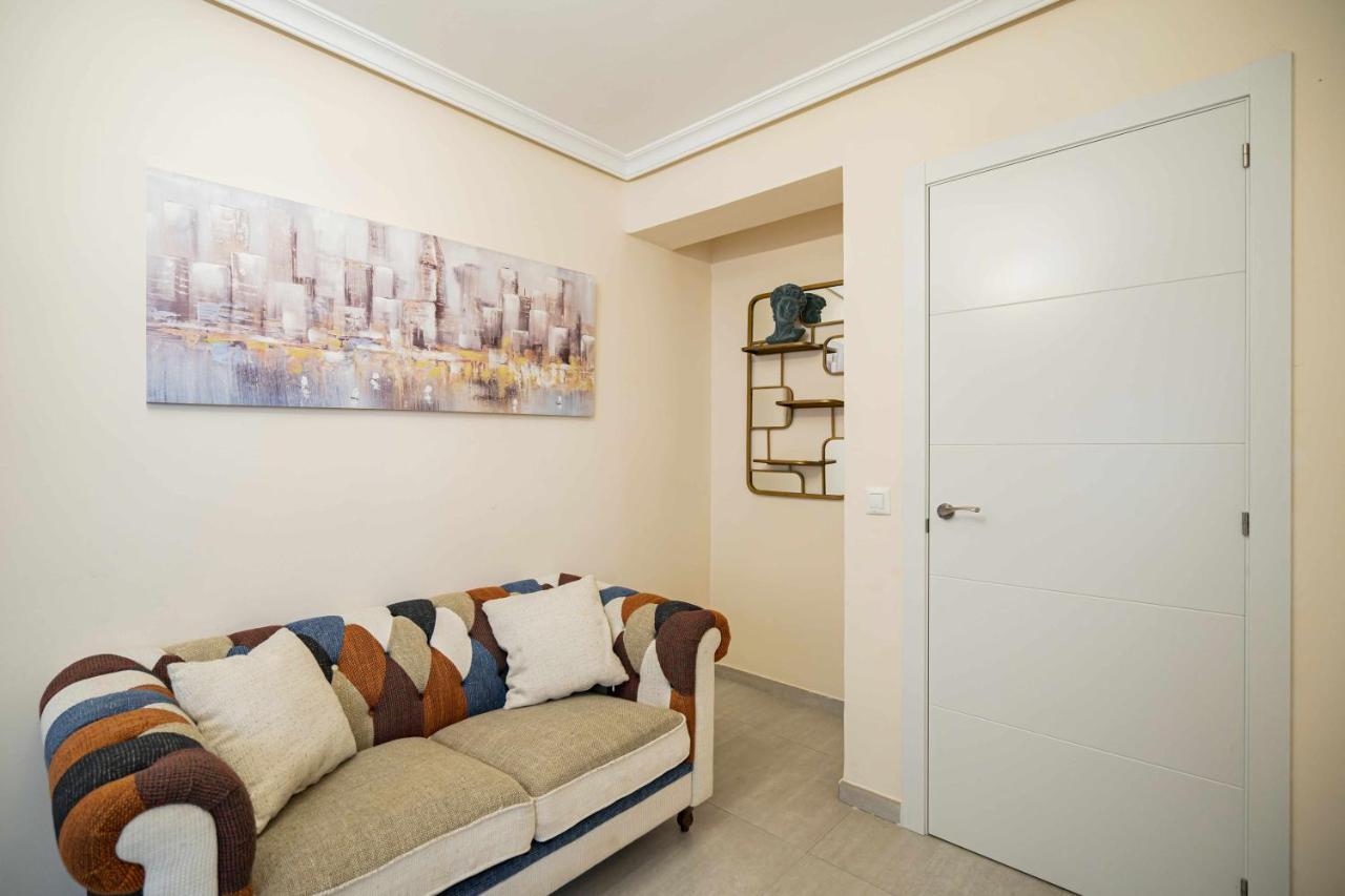 Cuidadosamente decorado apartamento junto al metro Madrid Exterior foto