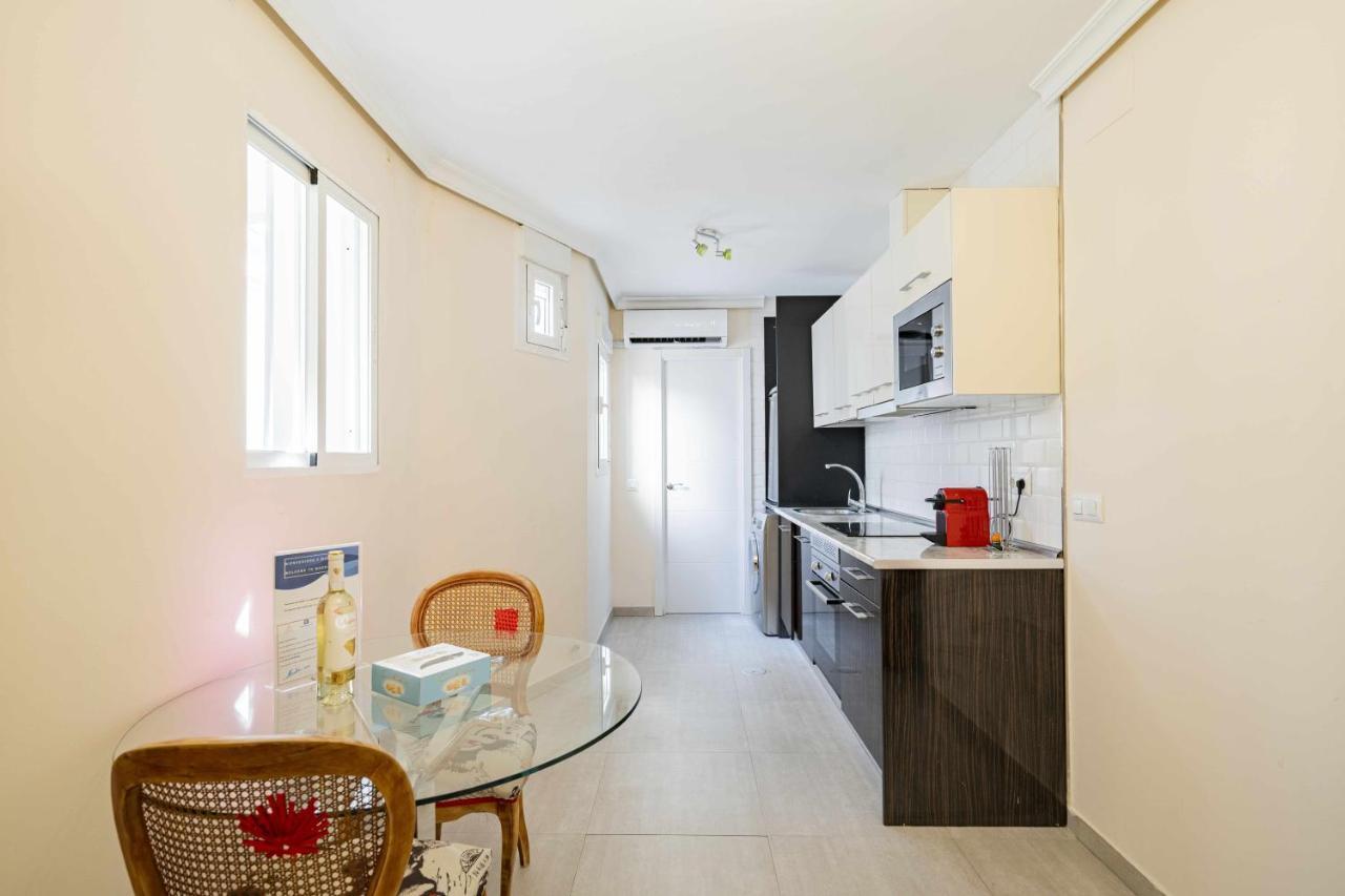 Cuidadosamente decorado apartamento junto al metro Madrid Exterior foto