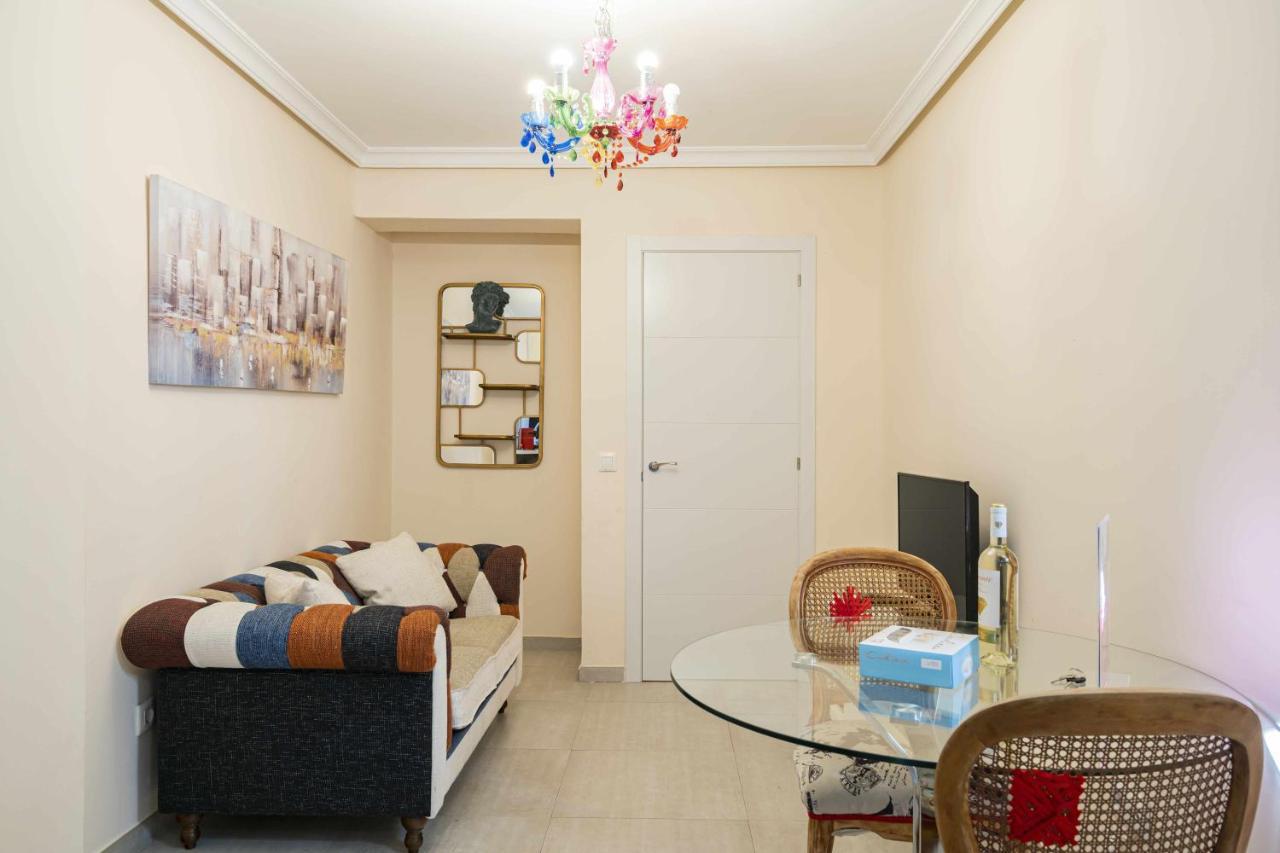 Cuidadosamente decorado apartamento junto al metro Madrid Exterior foto