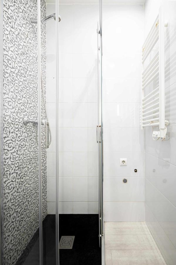 Cuidadosamente decorado apartamento junto al metro Madrid Exterior foto